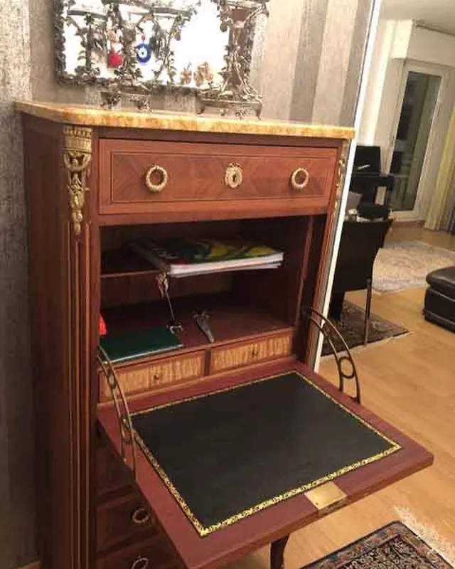 Pose de cuir (plateaux bureaux)